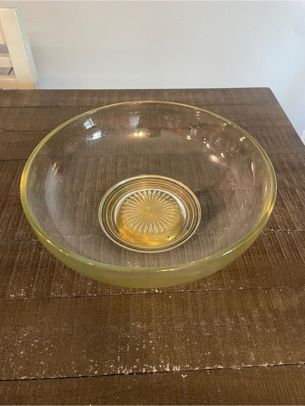 Vintage 1930s ‘golden glow’ depression glass bowl w/ starburst design and metal